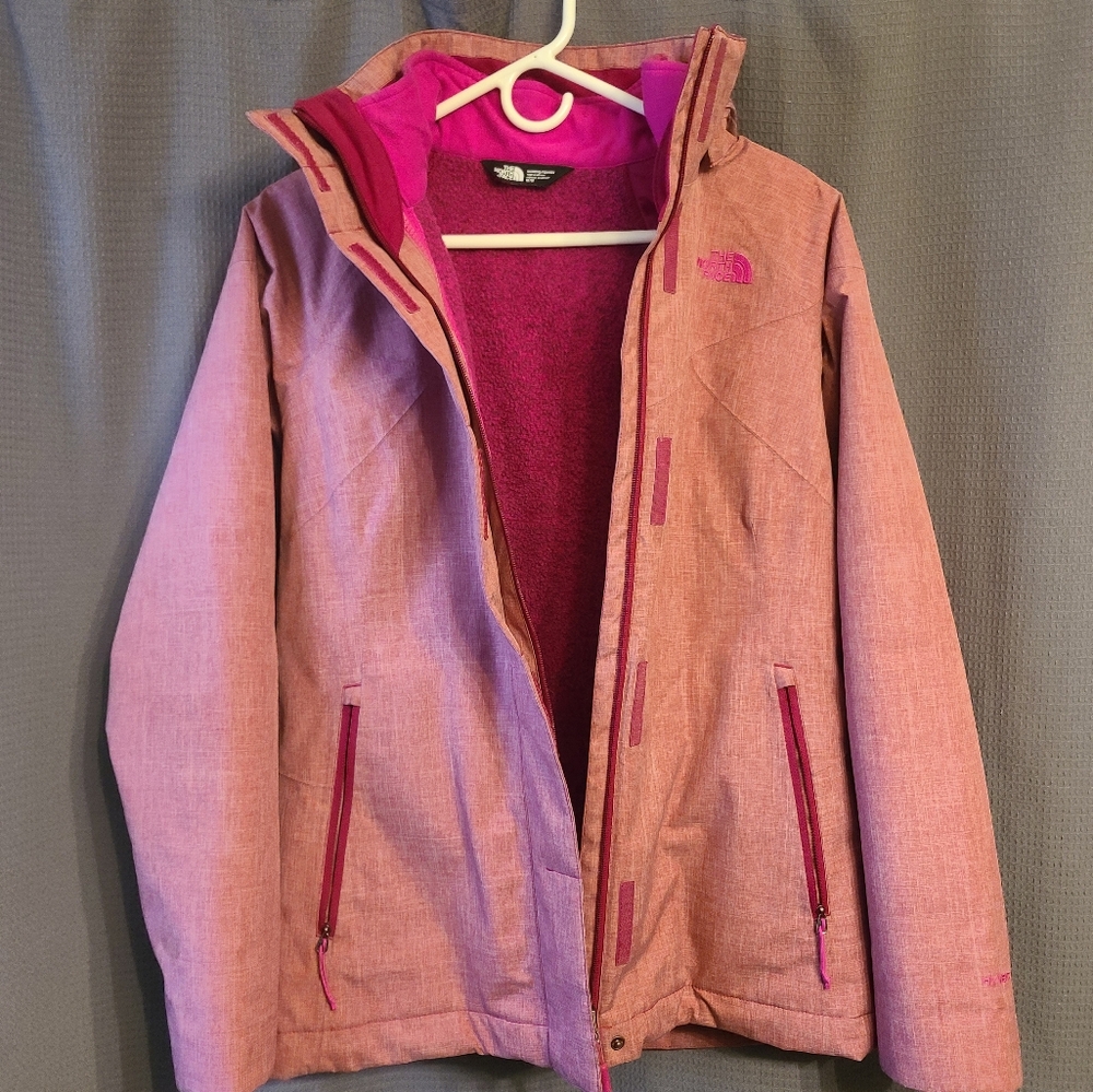 Women's North Face winter  2 in 1 jacket. Size Medium. Very good condition! Pink